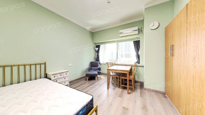 汤臣中心二手房实景图