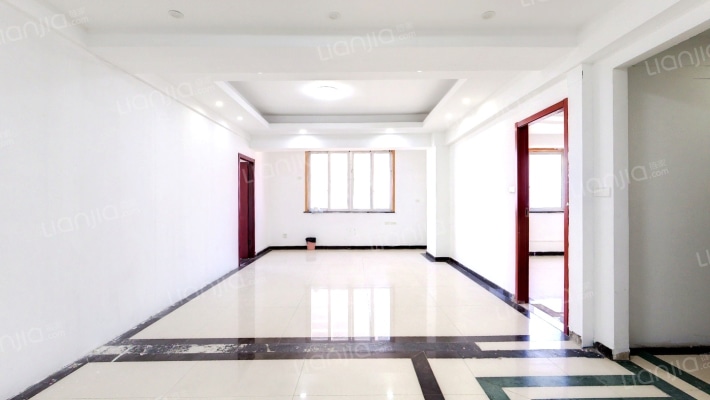 中银大厦二手房实景图