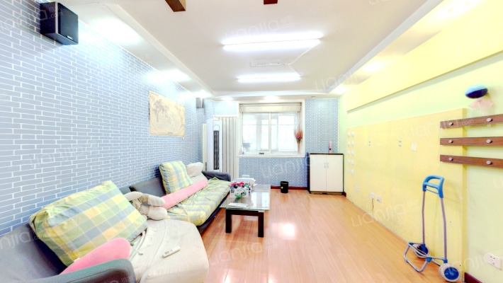 昆峰里二手房实景图