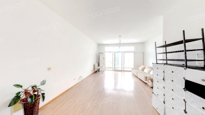 亚麦山城三期二手房实景图