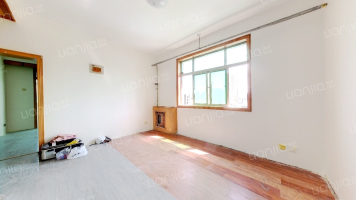 公交公司家属院二手房实景图