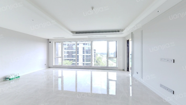 鸿园银杏苑二手房实景图