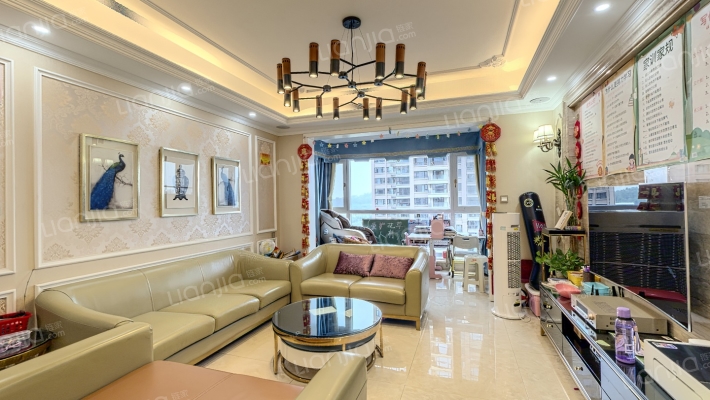 保利城四期中央郡二手房实景图