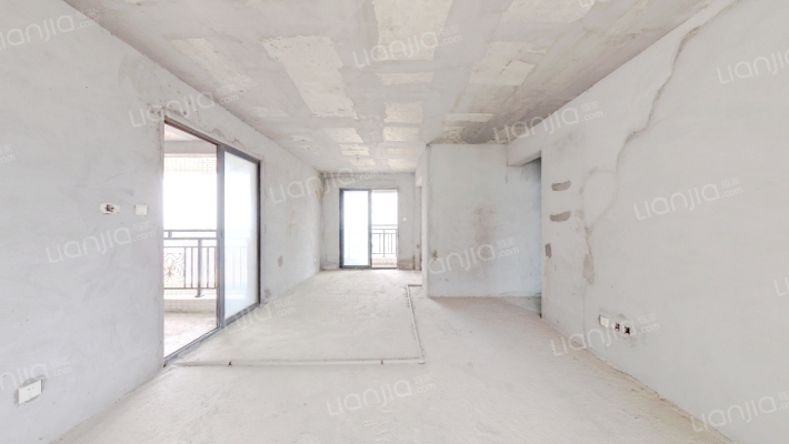 恒荣格拉斯堡二手房实景图