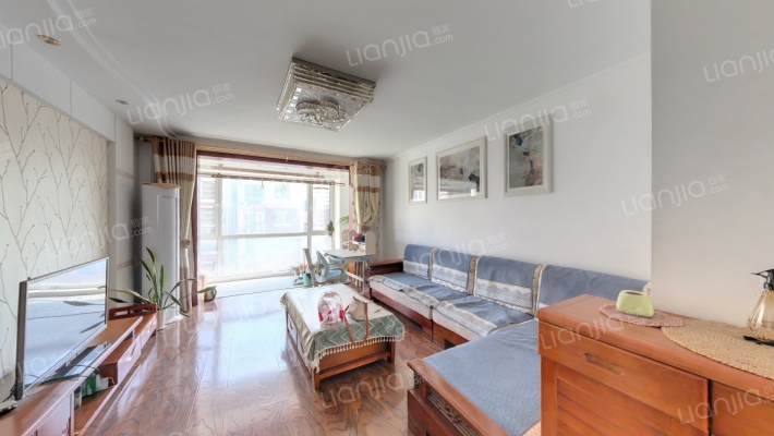 铂金府二手房实景图