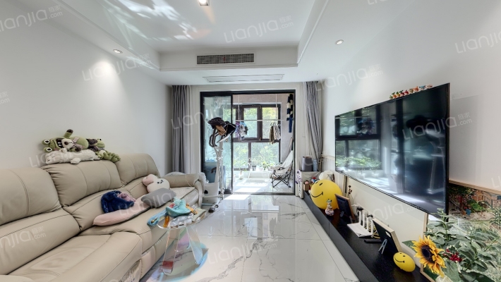 绿地理想名苑二手房实景图