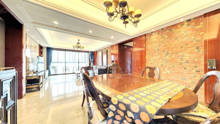 铂悦滨江二手房实景图