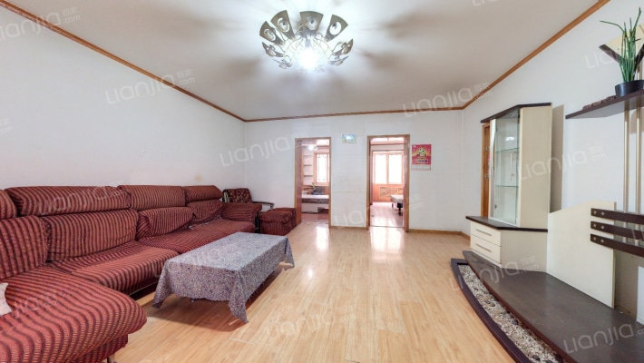 飞天花园小区二手房实景图