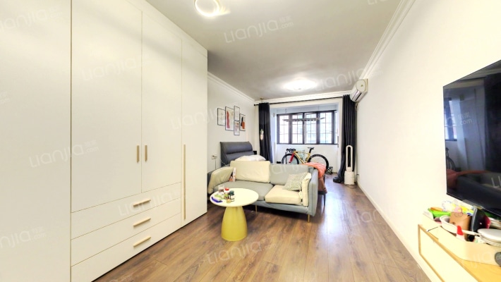 江苏路499弄二手房实景图