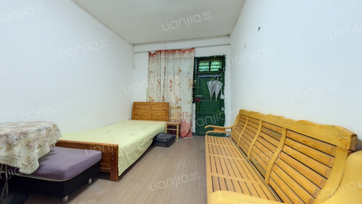 小龙坎新街90号二手房实景图