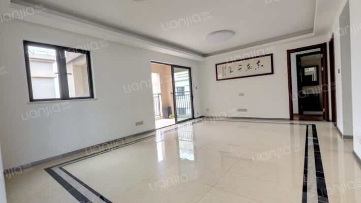 卓越维港二手房实景图