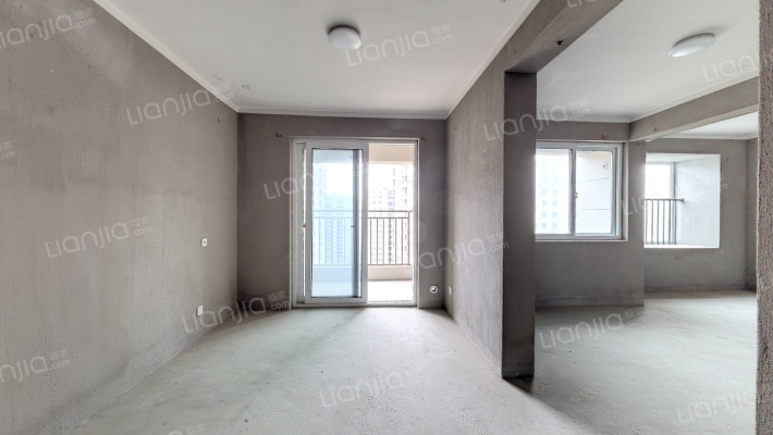 新兴岚湾一期东区二手房实景图