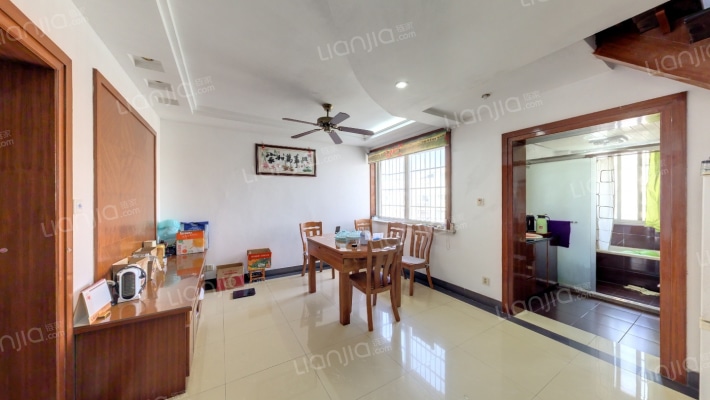 博泰新苑二手房实景图