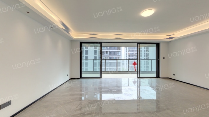 美的云樾二手房实景图