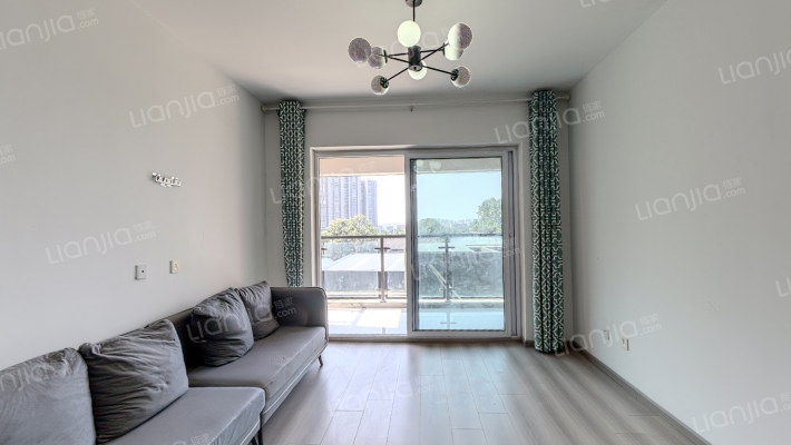 源上湾万融城C区二手房实景图