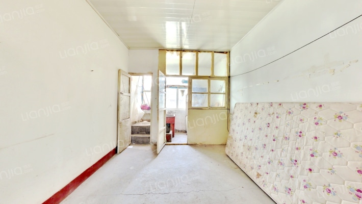 小梁庄街271号二手房实景图