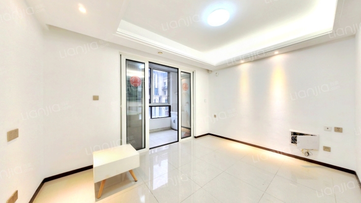 中南君悦府二手房实景图