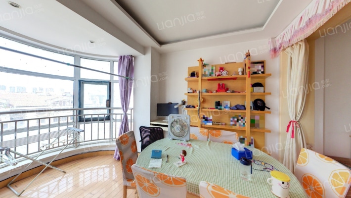 世纪晶华二手房实景图