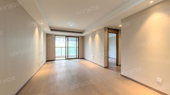 翡翠天际二手房实景图