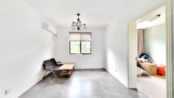 新城家园二手房实景图