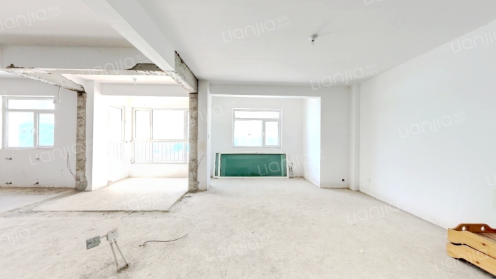 泓润华府二手房实景图