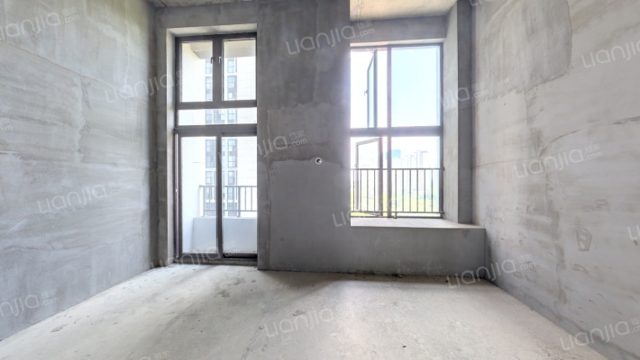 新城悦隽公园二手房实景图