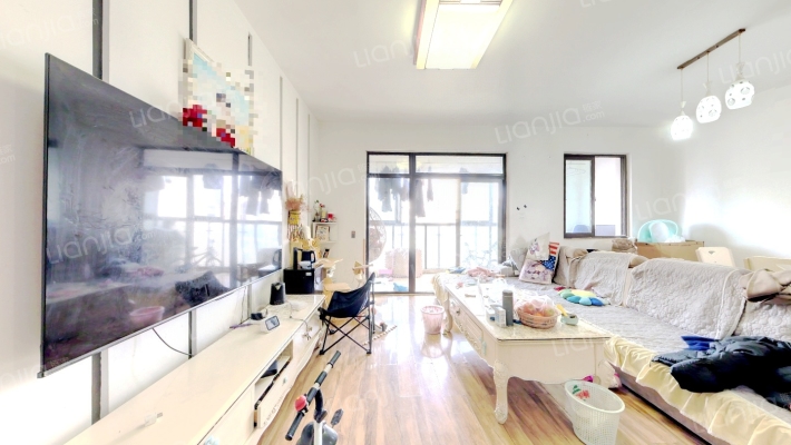 晶宝维吉尼亚二手房实景图