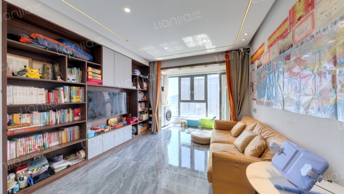 荣盛岳麓峰景二手房实景图