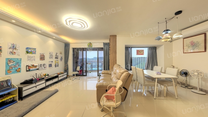 嘉朗湖畔二手房实景图