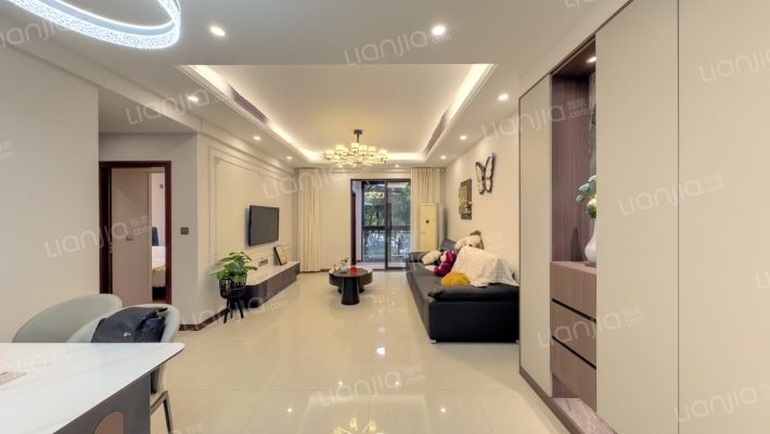 鹏运左岸二手房实景图