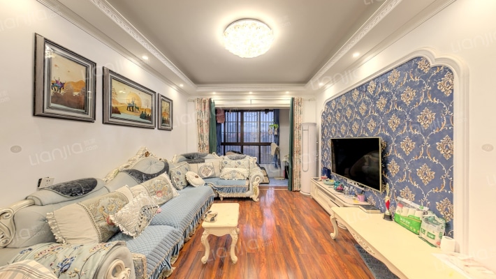 裕田奥莱小镇二手房实景图