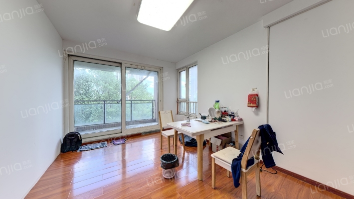 新虹桥雅苑二手房实景图