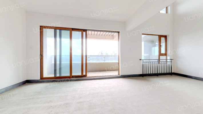 麓湖生态城琥珀瀛洲二手房实景图