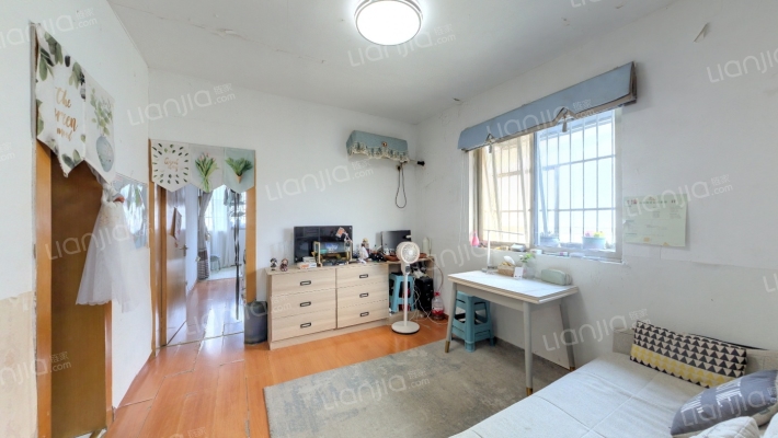 鸿宝一村(南区)二手房实景图