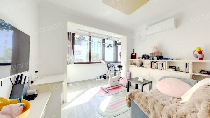 同鸣路157号二手房实景图