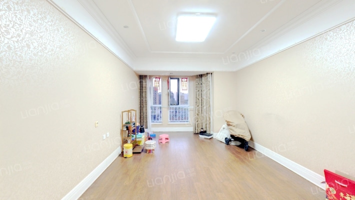 贝肯山斯茹园二手房实景图