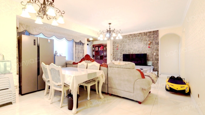 中海右岸二期二手房实景图