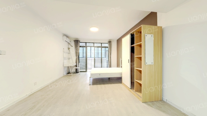 绿地名人坊二手房实景图