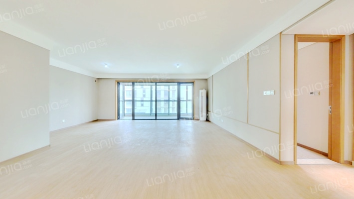 融创阿朵小镇二手房实景图