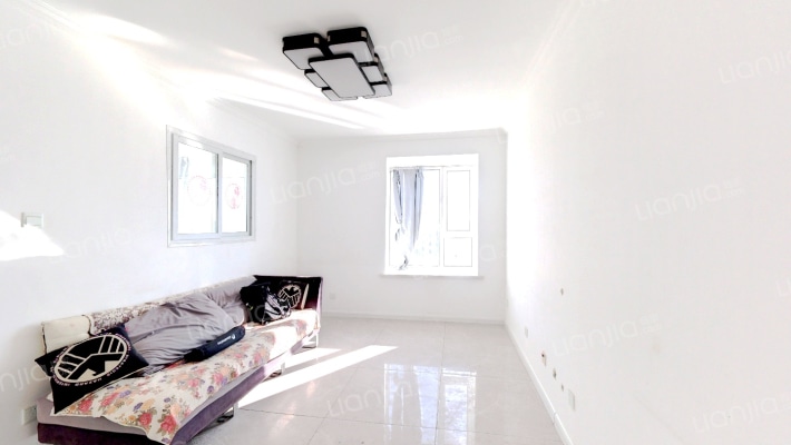 渤龙御湖湾二手房实景图