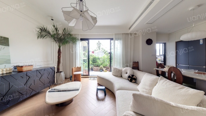 融汇半岛香缇卡纳二手房实景图