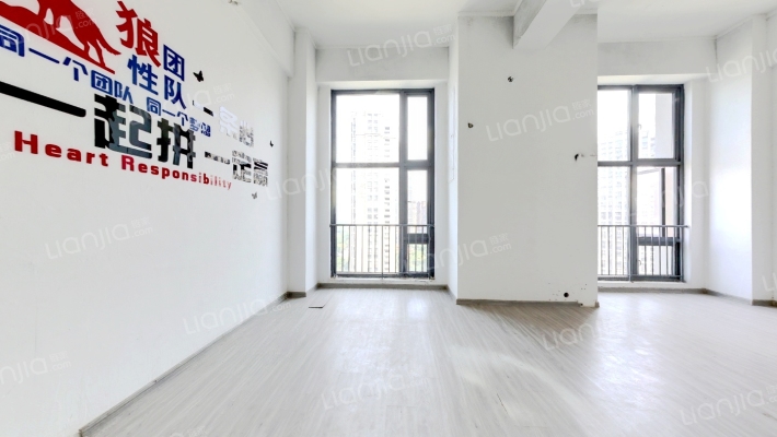 西海岸广场二手房实景图