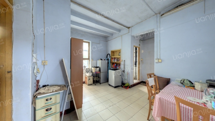 包家巷82号附1号二手房实景图