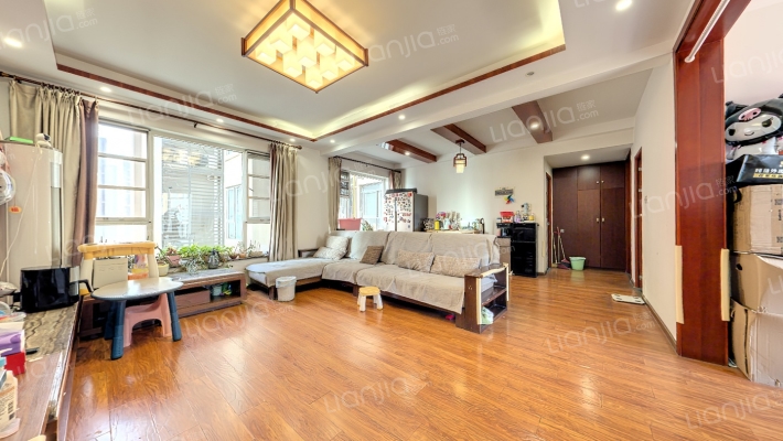 融创南湖逸家二手房实景图