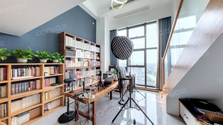 龙栖湾大厦二手房实景图