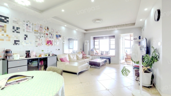 保利公园198玫瑰郡二手房实景图