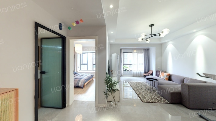 绿地海外滩摩尔公馆二手房实景图