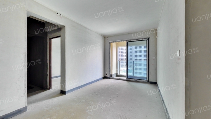 融创云湖十里D区二手房实景图