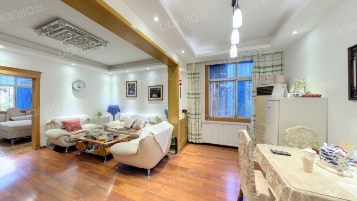 银海花园南区二手房实景图