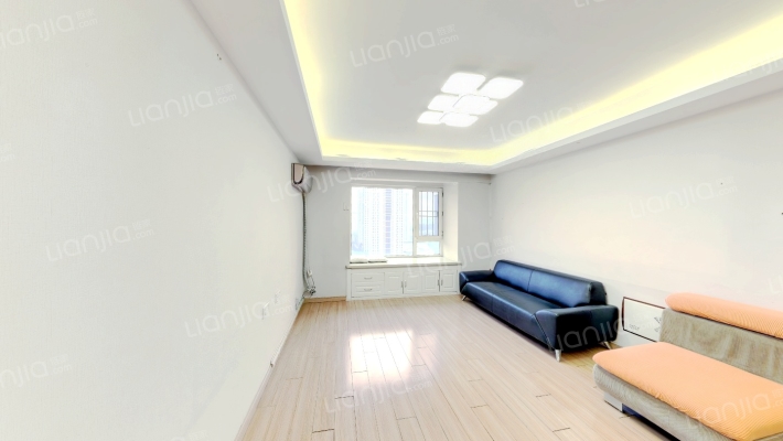 万科蓝山A区二手房实景图